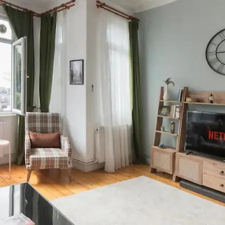 Apartment Yakininda *