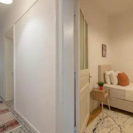 Apartment Yakininda *